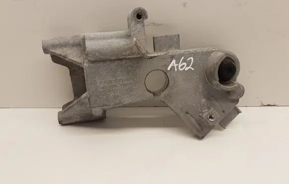 Mercedes-Benz C W205 Engine mounting bracket A6510941627