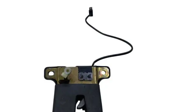 Audi A8 S8 D2 4D Tailgate/trunk/boot lock/catch/latch 827505