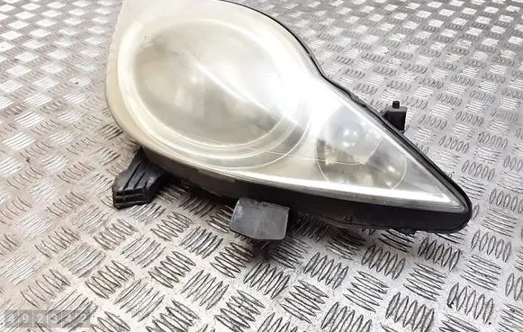 Peugeot 107 Headlight/headlamp 811100h030 89033104