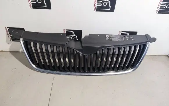 Skoda Yeti (5L) Front grill 5L0853668