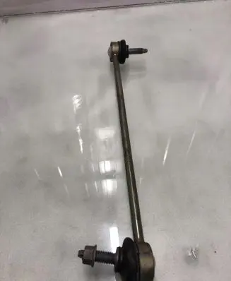 Citroen C4 III e-C4 Front anti-roll bar/stabilizer link 252598119