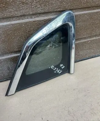 Nissan Qashqai Rear windscreen/windshield window 43R001583 F794