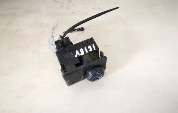 Nissan Almera Tino Wing mirror switch