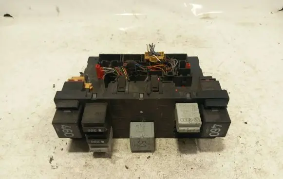 Audi A3 S3 8P Comfort/convenience module 8p0907279f