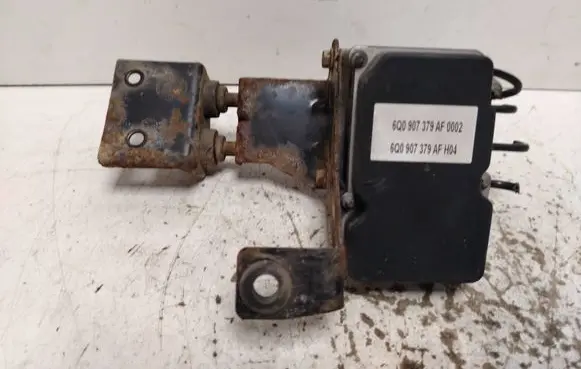 Skoda Fabia Mk1 (6Y) ABS Pump 6Q0907379AF
