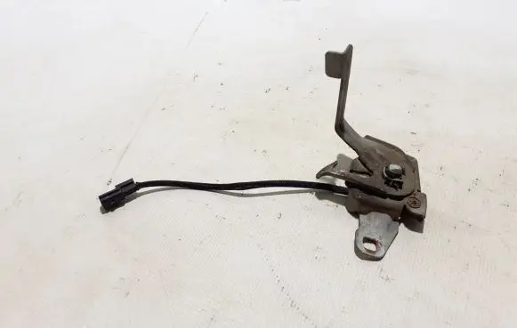 Engine bonnet (hood) release handle