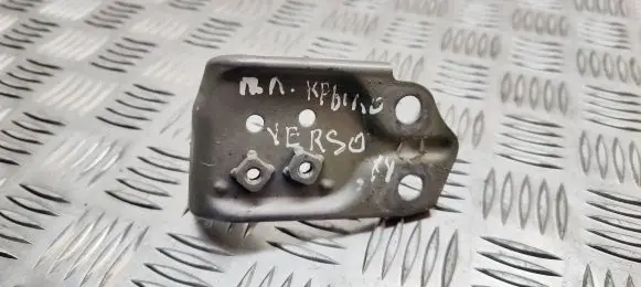 Toyota Verso Fender mounting bracket