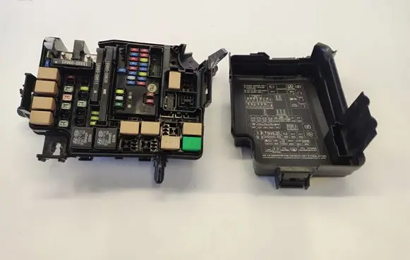 KIA Ceed Fuse box set 91251J7081 91251J708116
