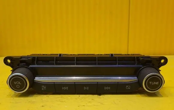 Ford Focus Head unit multimedia control JX7T18K811AB