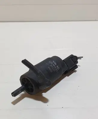 Skoda Octavia Mk1 (1U) Windscreen/windshield washer pump 1J5955651