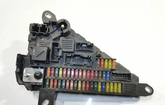 BMW 5 E60 E61 Fuse module 9138830 518956057