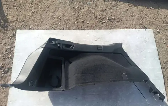 Subaru Legacy Tailgate/trunk side cover trim 