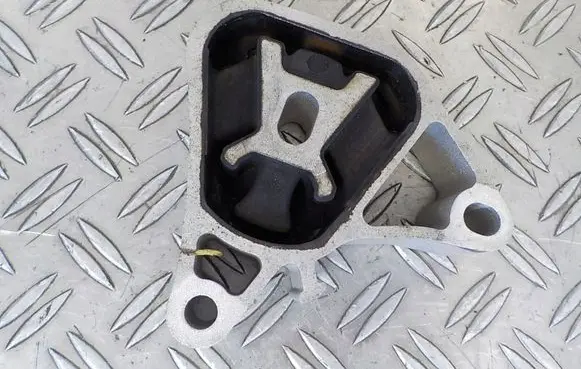 Mercedes-Benz GLA W156 Engine mount bracket A2462400309