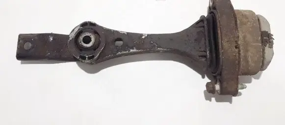 Volkswagen Golf IV Engine mount bracket