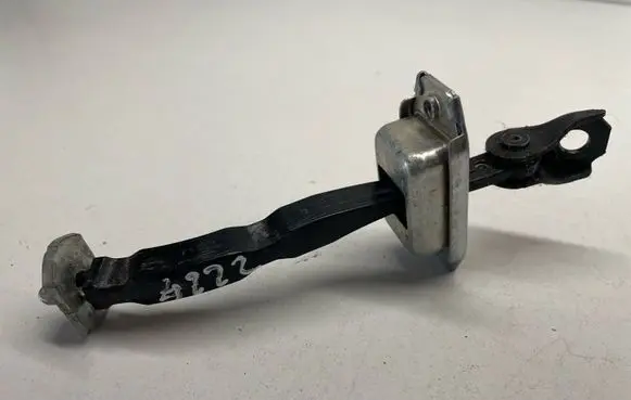 Nissan X-Trail T32 Front door check strap stopper