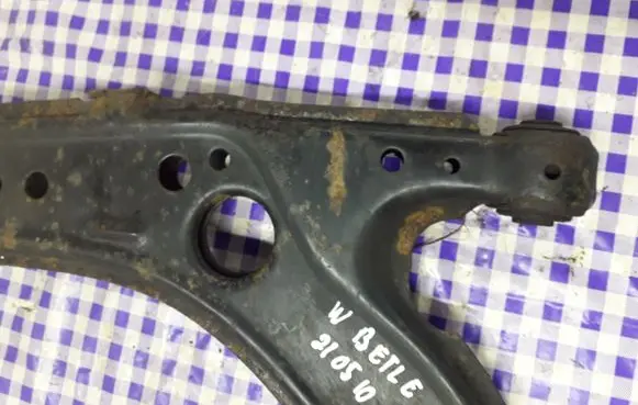 Volkswagen New Beetle Front lower control arm/wishbone