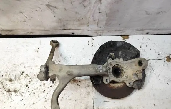 Audi A6 S6 C6 4F Front wheel hub spindle knuckle 4F0257