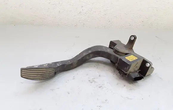 Iveco Daily 35 - 40.10 Accelerator throttle pedal 0281002632 504061734 791307490