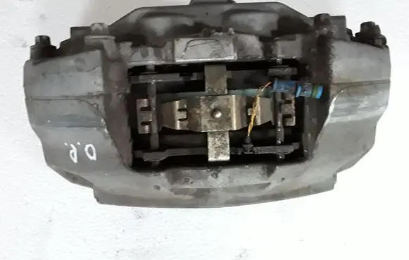 Mercedes-Benz C W205 Front brake caliper 16C20