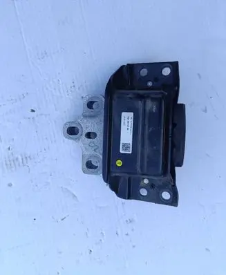 Volkswagen Tiguan Engine mount bracket 5QA199555AN