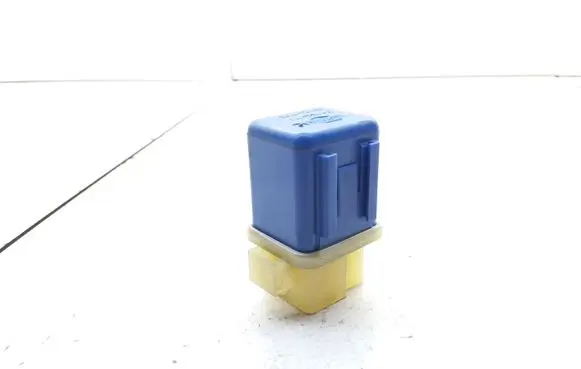 Nissan Sunny Hazard warning light relay 742N 25230C9970