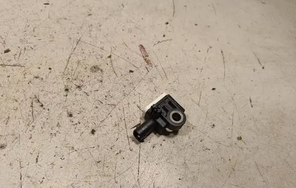 Mercedes-Benz CLA C117 X117 W117 Airbag deployment crash/impact sensor A1668210151