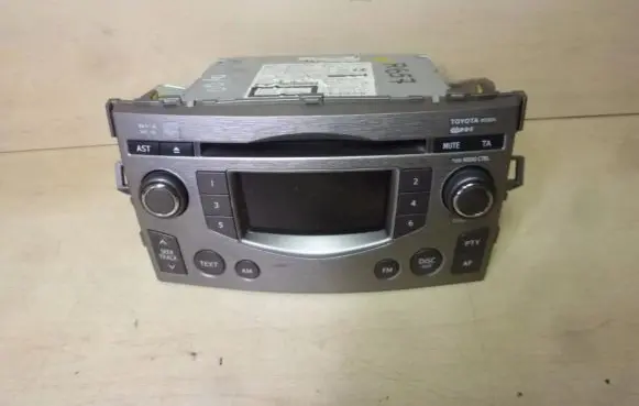 Toyota Verso-S Radio/CD/DVD/GPS head unit 861200F060 R657