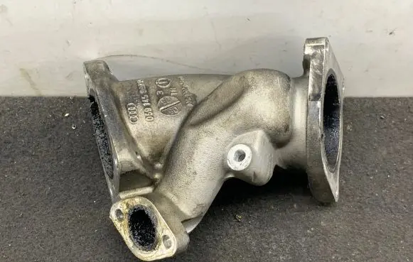 Audi Q7 4L Air intake duct part 059145997D