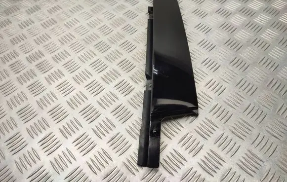 Citroen C3 Aircross Front door glass trim molding 39136474