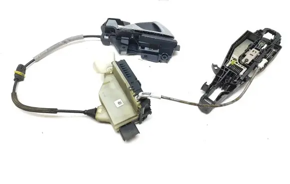 Citroen DS5 Front door lock 45077185 98LX9097
