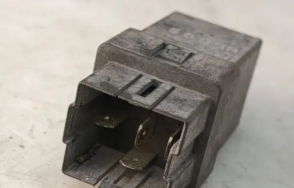 Volvo S40, V40 Other relay MB954185 72TM200 000R10R