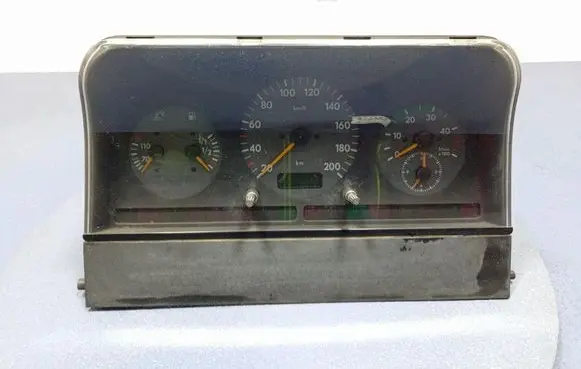 Volkswagen PASSAT B5.5 Speedometer (instrument cluster) 2D0919860F