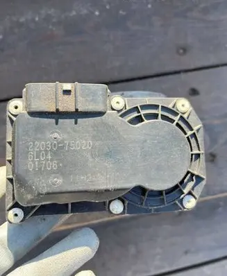 Toyota Tacoma II Throttle body valve 2203075020