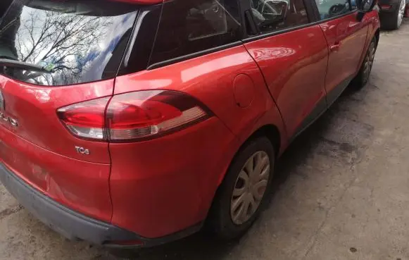 Renault Clio IV Fuel tank cap trim 