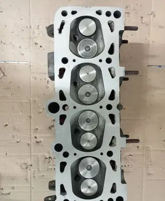 Audi 80 90 S2 B4 Engine head 048103373A