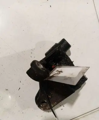 Nissan Tiida C11 Engine mounting bracket 