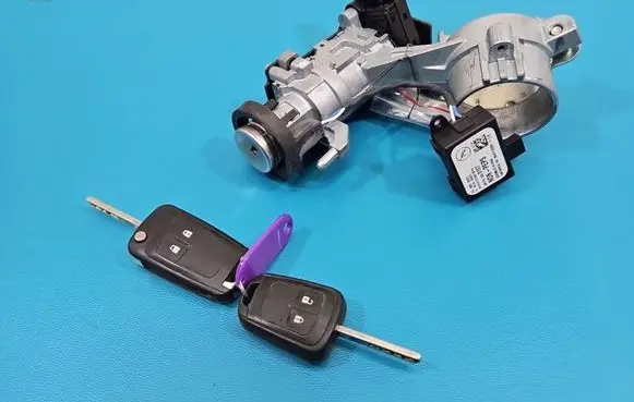 Opel Zafira C Ignition lock 13500157 IMPRK1608825