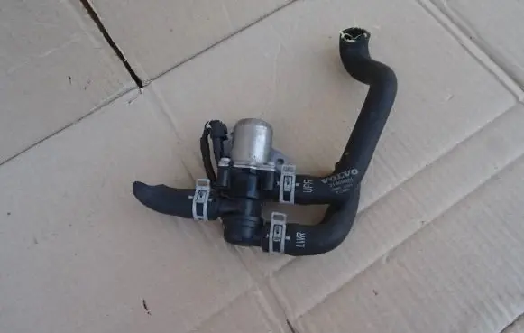 Volvo XC90 Electric auxiliary coolant/water pump 31338385 CZFF4BD