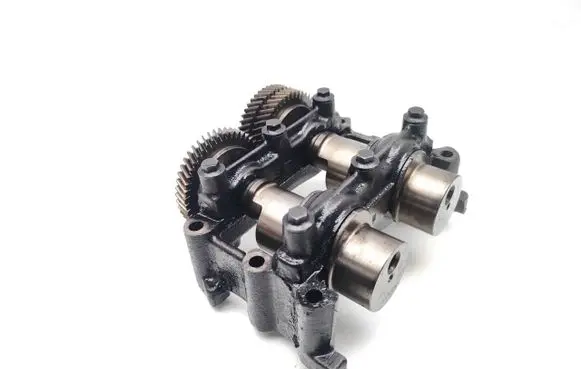 Nissan Qashqai Oil pump balance shaft 