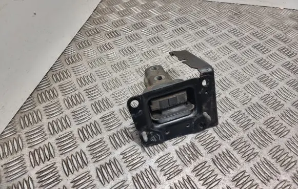 Citroen C3 Picasso Engine mount bracket 9680293680