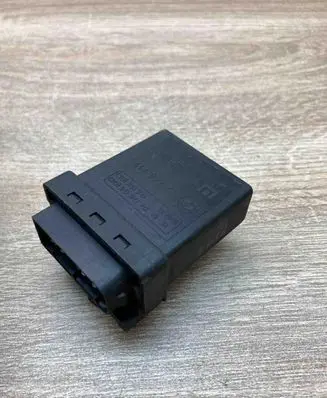 BMW 5 E39 Glow plug pre-heat relay 2246919