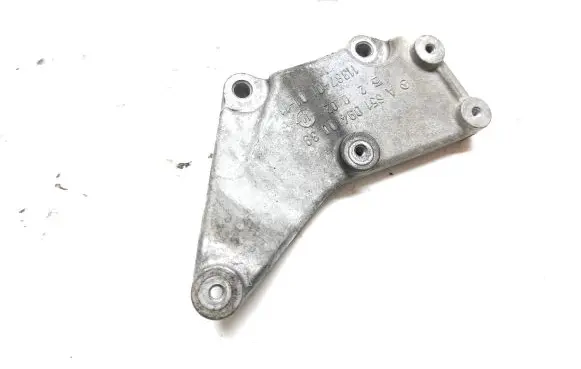 Mercedes-Benz E W212 Engine mounting bracket A6510940039 11387010111 2Q02