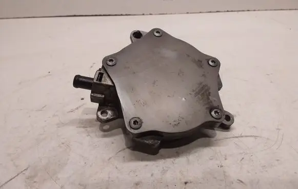 Audi A6 S6 C6 4F Vacuum pump 06D145100G