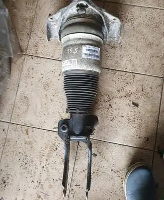 Audi Q7 4L Front air suspension shock absorber 7L8616039
