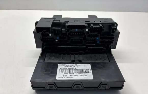 Mercedes-Benz C W203 SAM control unit 2035452801