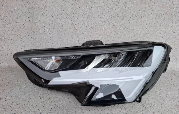 Audi A3 8Y Headlight/headlamp 8Y0941011
