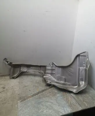 Volkswagen PASSAT B7 USA Exhaust heat shield 561825721