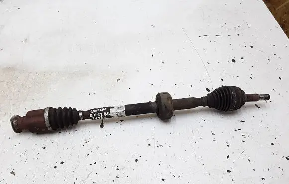 Renault Sandero I Front driveshaft 391004298r