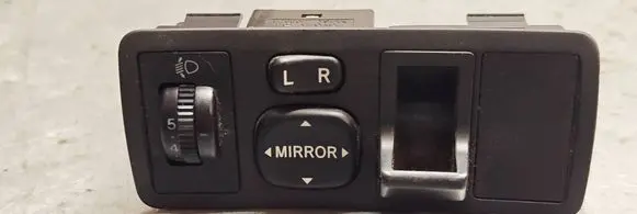 Toyota Corolla E120 E130 Wing mirror switch 777665