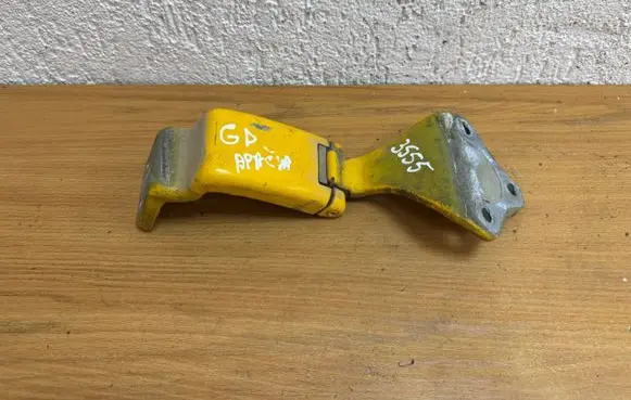 Mercedes-Benz Vito Viano W639 Rear door lower hinge A6397401337